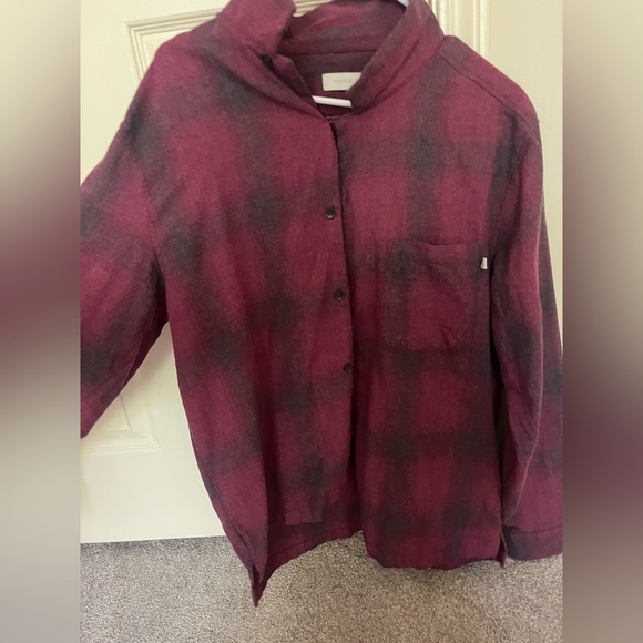 Urban Outfitters Men’s Flannel - Picture 2 of 3